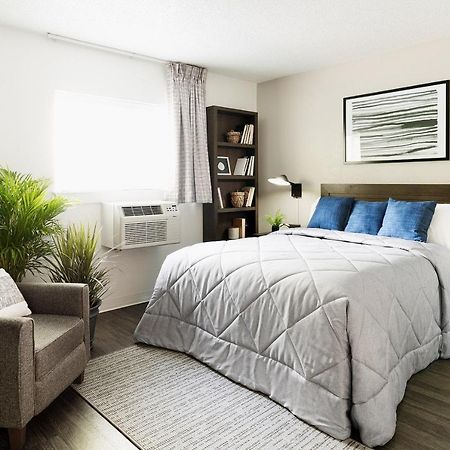 Intown Suites Extended Stay Indianapolis In -I70 Post Drive Екстериор снимка