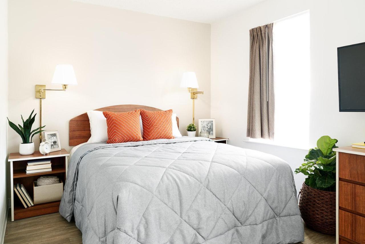 Intown Suites Extended Stay Indianapolis In -I70 Post Drive Екстериор снимка